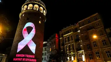 Galata Kulesi, Pembe Işıklarla Meme Kanserine Dikkat Çekiyor